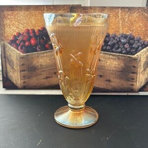 Vintage Jeanette Glass Iris and Herringbone Marigold vase